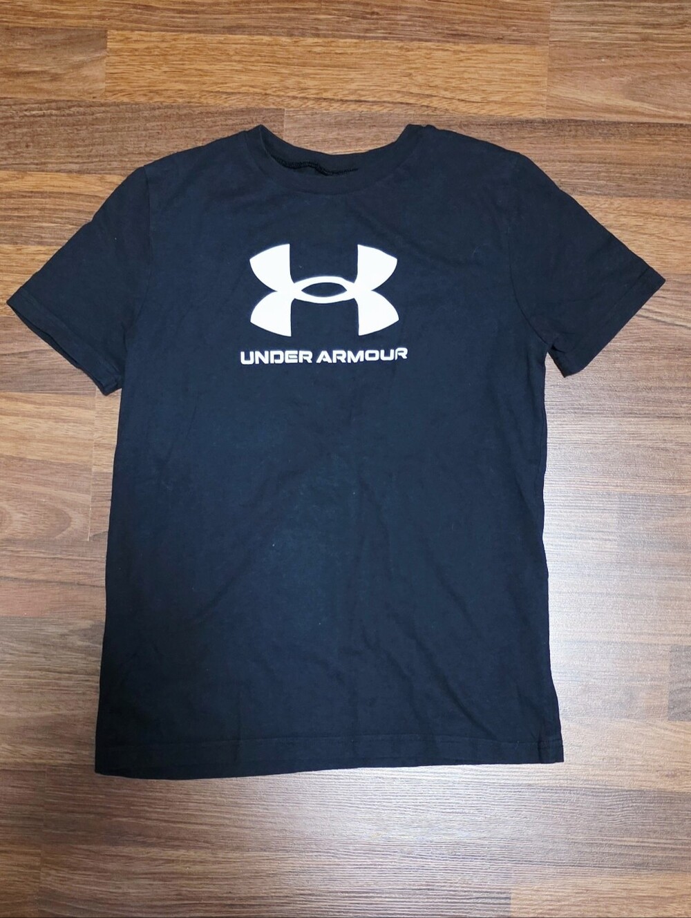 Under Armour- YOUTH Shirt  - Size YOUTH M (8)